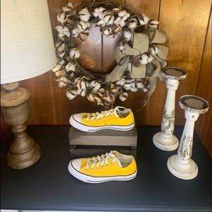 Converse Chuck Taylor All Star Low Top Lemon Chrome Yellow Shoe Men’s 7 Wo’s 9